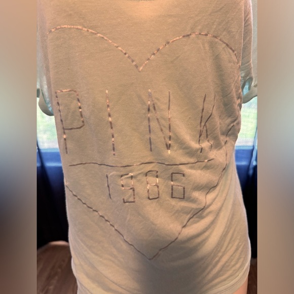 Victoria’s Secret pink blouse - Picture 2 of 5